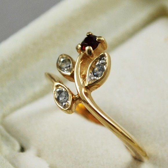 1982 Vintage Avon Spray Cocktail Rhinestone Ring Size 7 - Picture 3 of 14